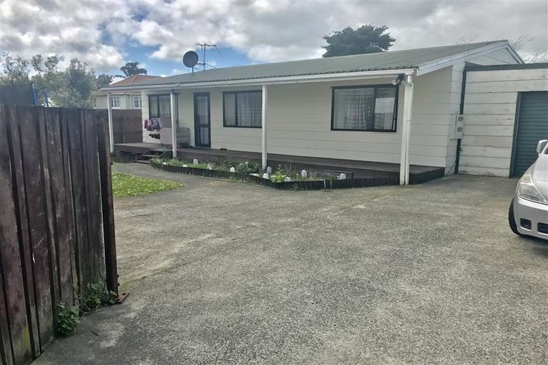 Photo of property in 1/4 Kelvin Road, Papakura, 2110