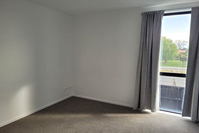 Photo of property in 52 Piripiri Place, Broomfield, Christchurch, 8042