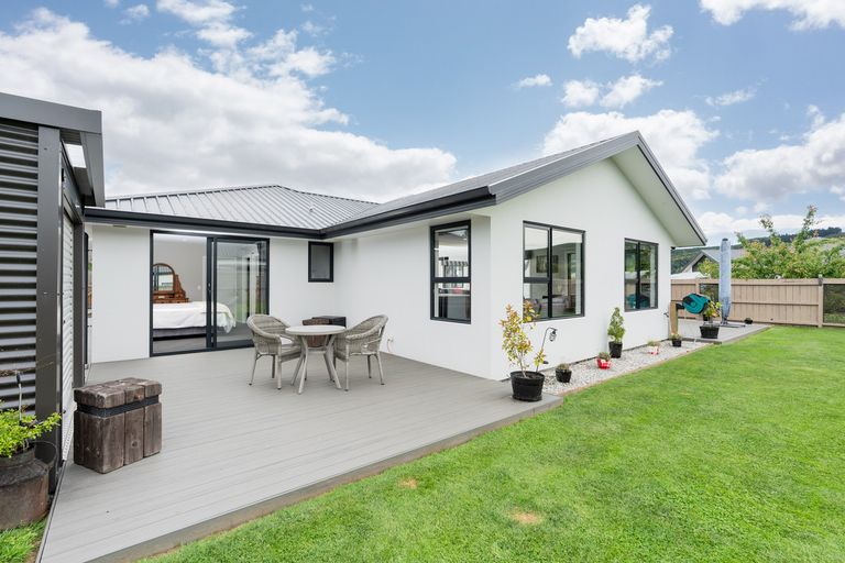 Photo of property in 17 Rodeo Place, Outram, 9019