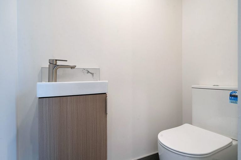 Photo of property in 10/52 Newington Road, Henderson, Auckland, 0612