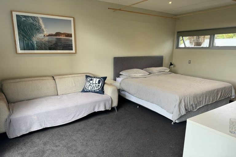 Photo of property in 70 Domain Crescent, Muriwai, Waimauku, 0881