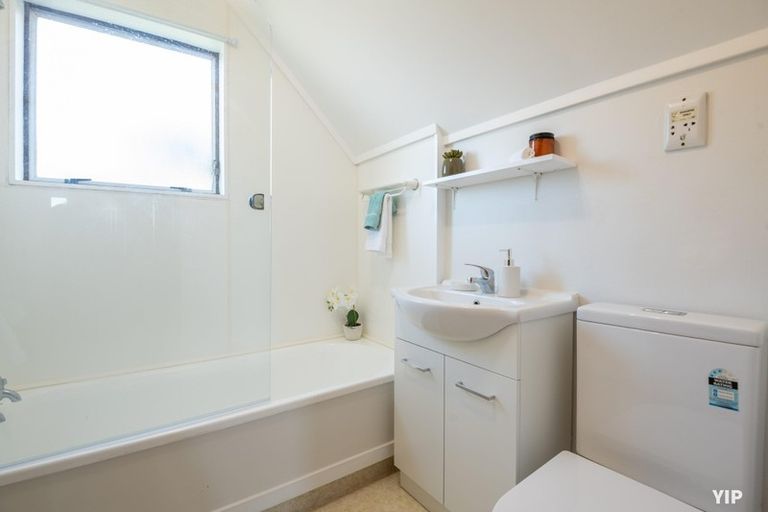 Photo of property in 23 Chorley Grove, Churton Park, Wellington, 6037