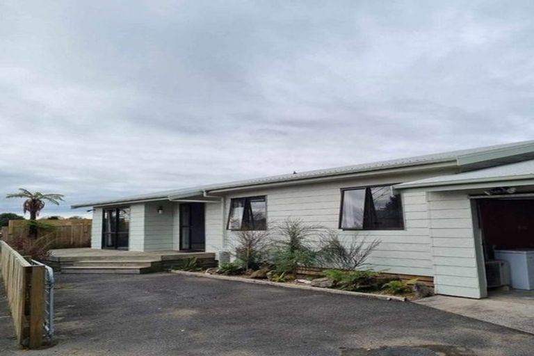 Photo of property in 17 Lee Road, Hannahs Bay, Rotorua, 3010