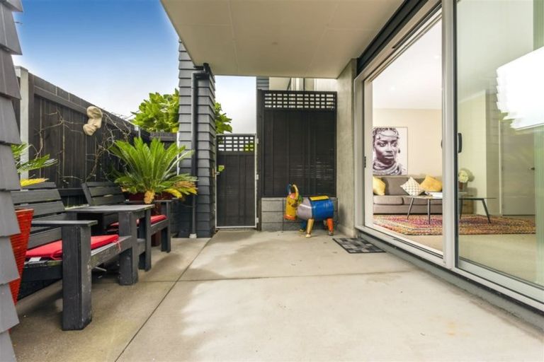 Photo of property in 1/110 Hobsonville Point Road, Hobsonville, Auckland, 0616