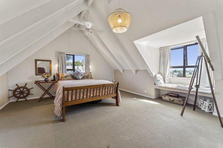 Photo of property in 9 Ratanui Road, Paraparaumu, 5032