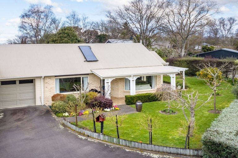 Photo of property in 4 Orchard Road, Greytown, 5712