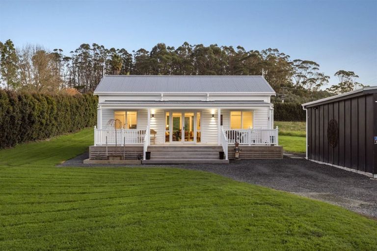 Photo of property in 1073 Kahikatea Flat Road, Waitoki, Kaukapakapa, 0871