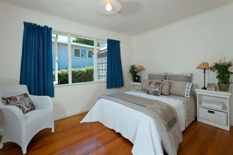 Photo of property in 1/36 Lyttelton Avenue, Forrest Hill, Auckland, 0620