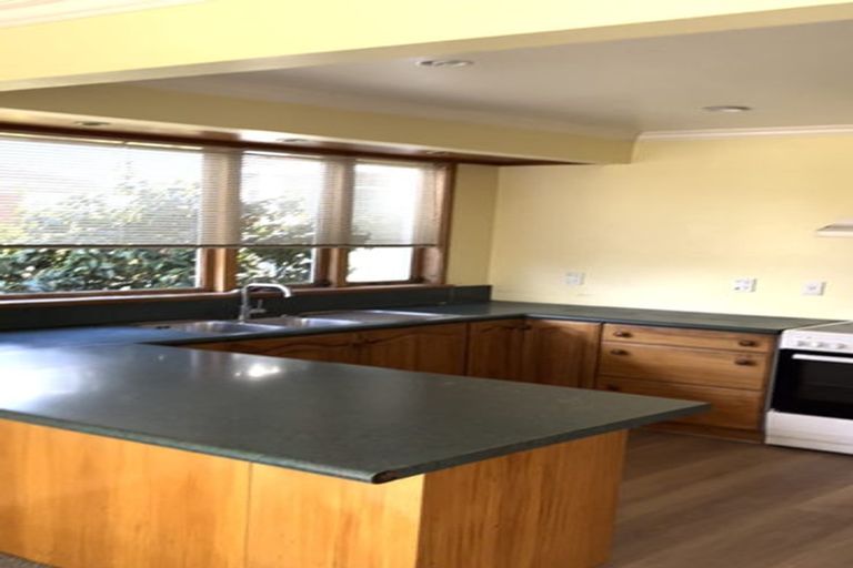 Photo of property in 121 Reeves Road, Pakuranga Heights, Auckland, 2010