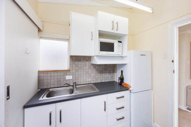 Photo of property in 21 Ilford Place, Awapuni, Palmerston North, 4412
