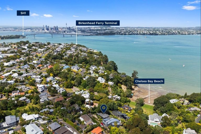 Photo of property in 1/11 Pullum Street, Birkenhead, Auckland, 0626