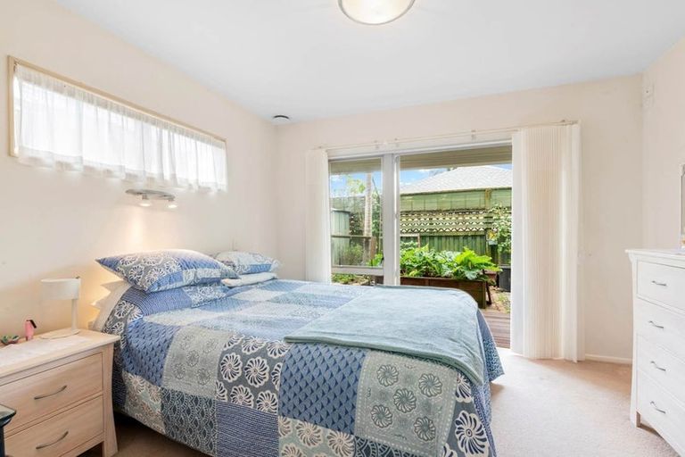 Photo of property in 13a Marellen Drive, Red Beach, 0932