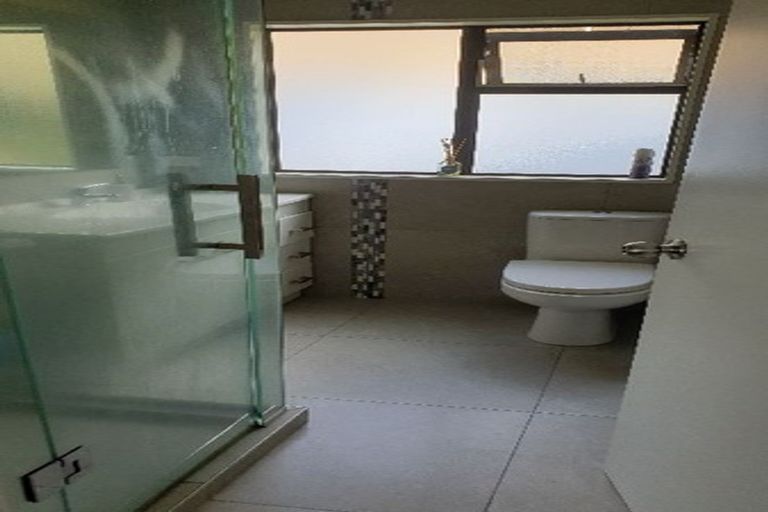 Photo of property in 24 Tamahere Drive, Glenfield, Auckland, 0629