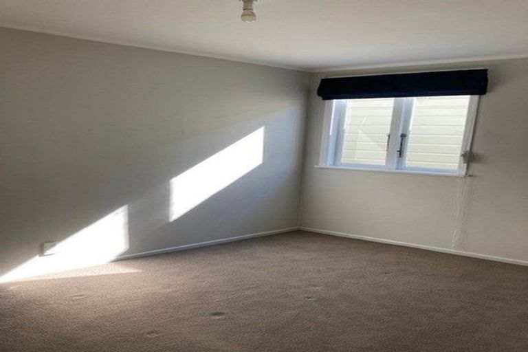 Photo of property in 108 Onepu Road, Lyall Bay, Wellington, 6022