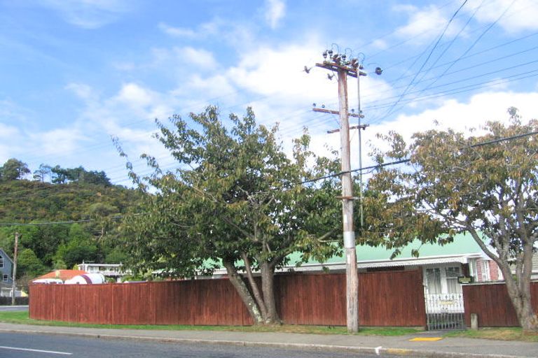 Photo of property in 1 Kashmir Avenue, Clouston Park, Upper Hutt, 5018