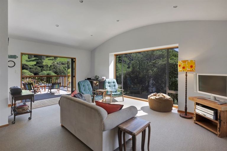 Photo of property in 66 Lukes Road, Little Akaloa, 7583