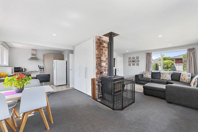 Photo of property in 6 Oakhampton Street, Hornby, Christchurch, 8042
