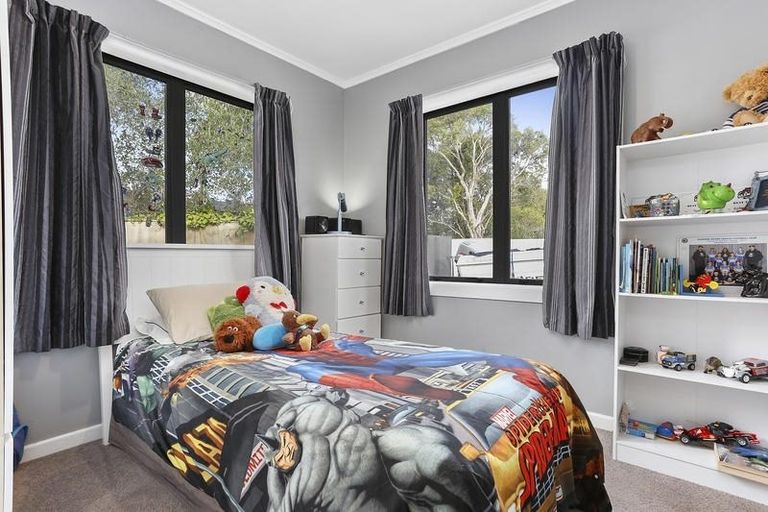 Photo of property in 63 Kaurilands Road, Titirangi, Auckland, 0604