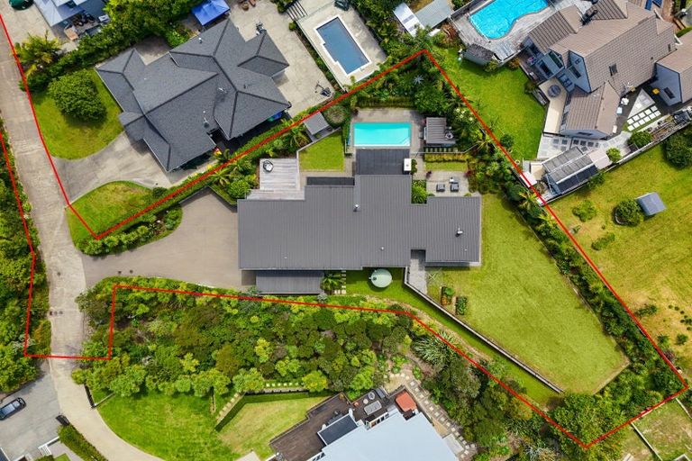 Photo of property in 35 Pounamu Avenue, Greenhithe, Auckland, 0632