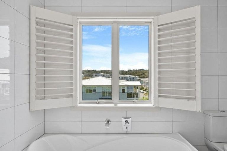 Photo of property in 37 Landmark Terrace, Orewa, 0931