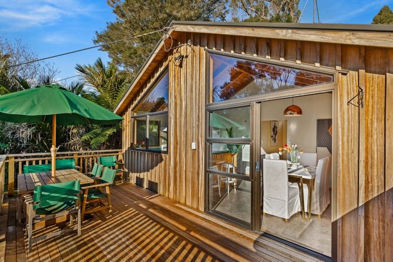 Photo of property in 21a Western Road, Laingholm, Auckland, 0604