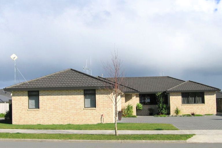 Photo of property in 96 Saint James Drive, Huntington, Hamilton, 3210