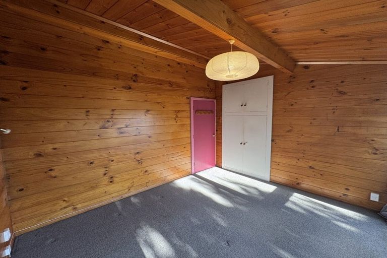 Photo of property in 9 Versailles Street, Karori, Wellington, 6012