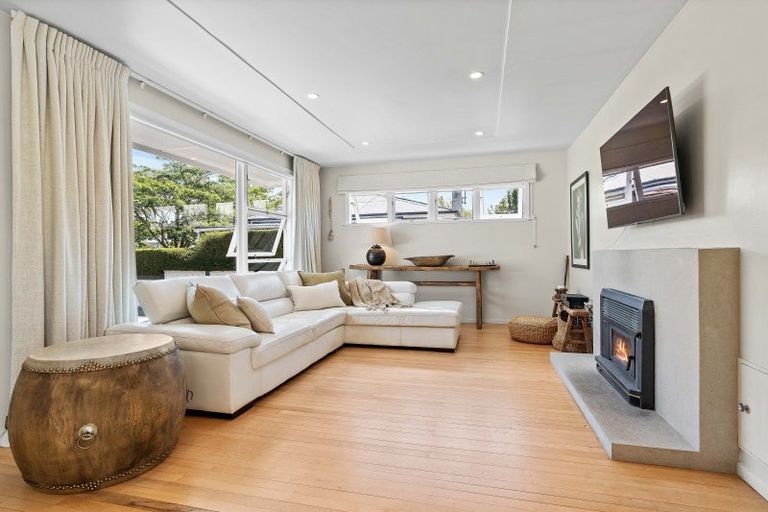 Photo of property in 67 Kuratawhiti Street, Greytown, 5712