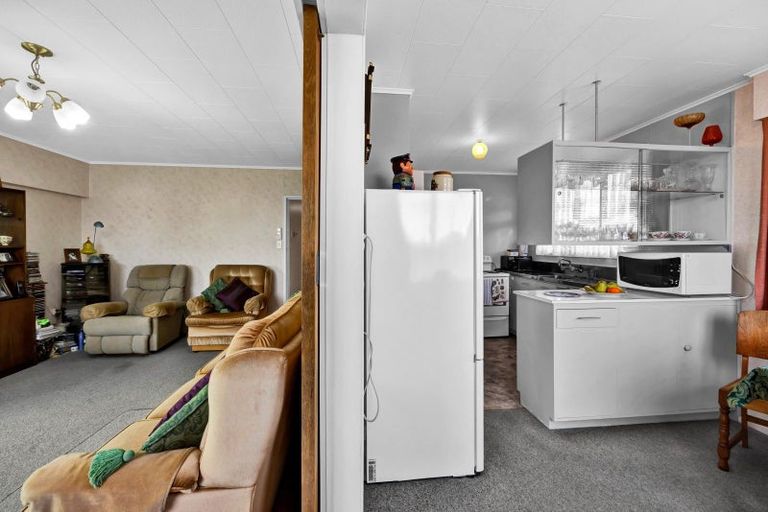 Photo of property in 3 Karaka Street, Hawera, 4610