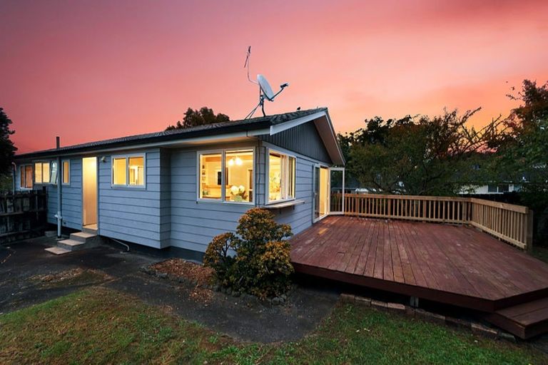 Photo of property in 17 Clyma Place, Massey, Auckland, 0614