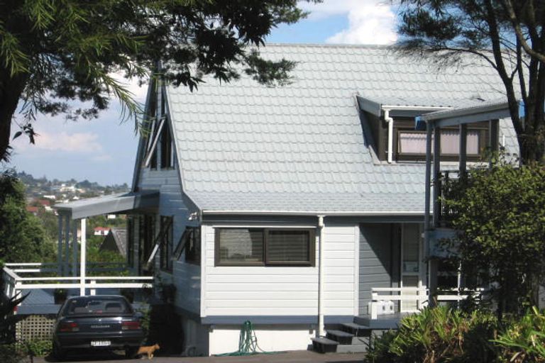 Photo of property in 1/252 Glenvar Road, Torbay, Auckland, 0630