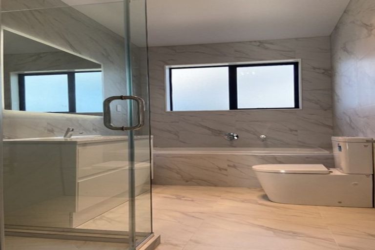 Photo of property in 35 Symes Drive, Red Beach, 0932