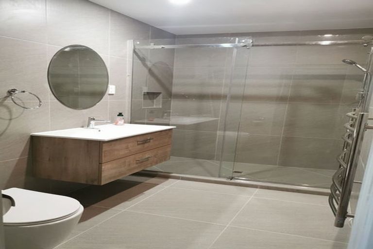 Photo of property in 28 Vandeleur Avenue, Birkdale, Auckland, 0626