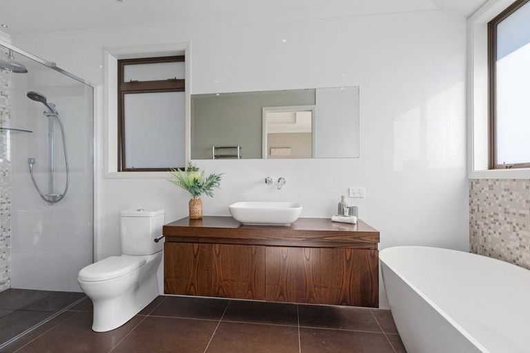 Photo of property in 24 Rexford Heights, Pyes Pa, Tauranga, 3112