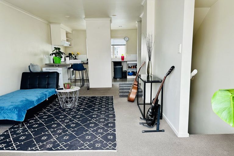 Photo of property in 2/49 Henderson Valley, Henderson, Auckland, 0612