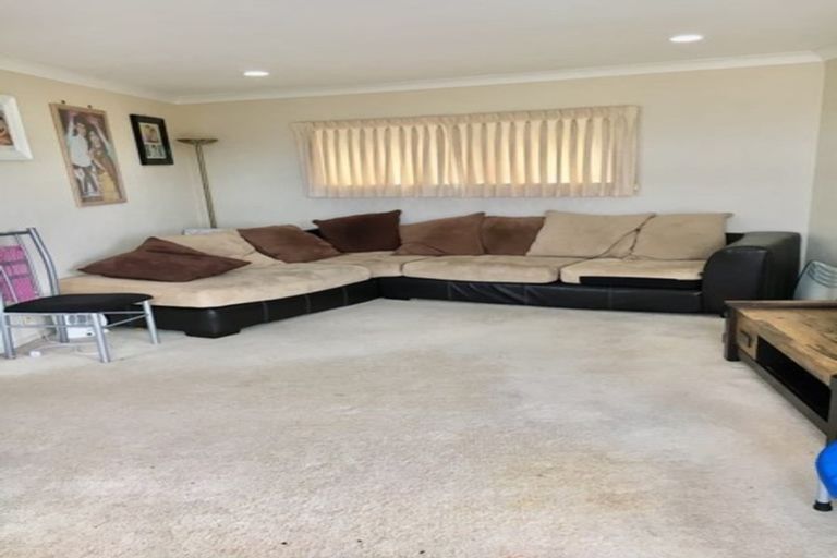 Photo of property in 8 Sailfish Drive, West Harbour, Auckland, 0618