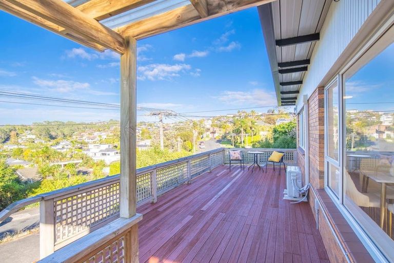 Photo of property in 1/17 Jellicoe Road, Murrays Bay, Auckland, 0630