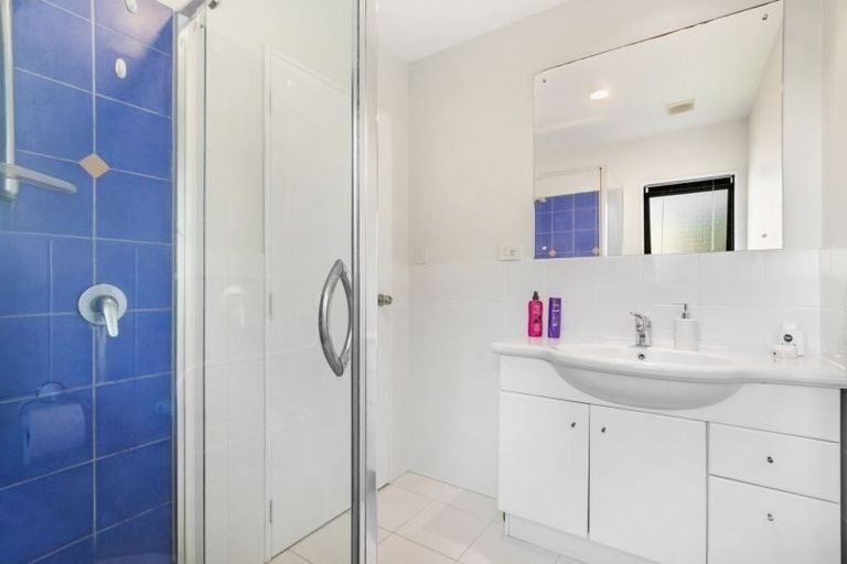 Photo of property in 29 Mariners View Road, Beach Haven, Auckland, 0626