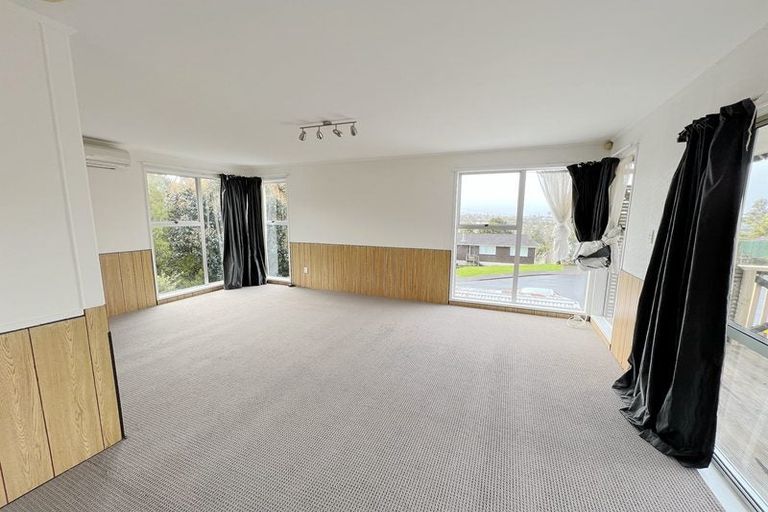 Photo of property in 5 Kilcar Place, Massey, Auckland, 0614