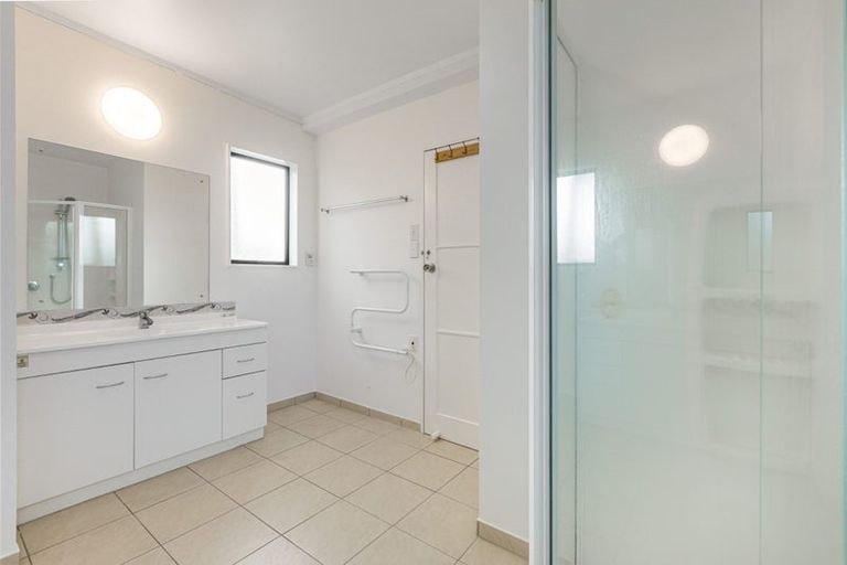 Photo of property in 7 Kaweka Street, New Lynn, Auckland, 0600