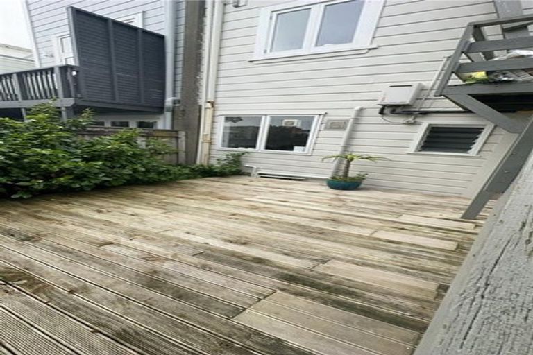 Photo of property in 86 Roxburgh Street, Mount Victoria, Wellington, 6011