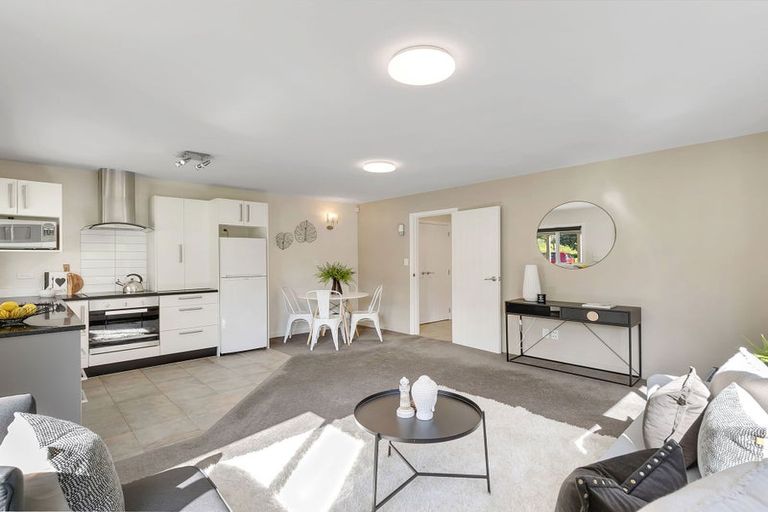 Photo of property in 19u2 Ranui Terrace, Tawa, Wellington, 5028