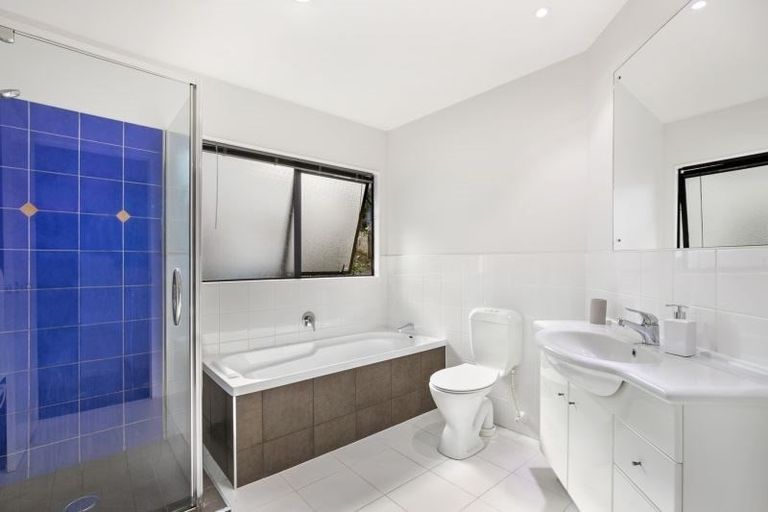 Photo of property in 29 Mariners View Road, Beach Haven, Auckland, 0626