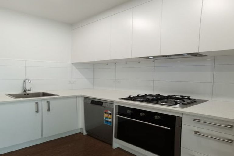 Photo of property in 7/14b Kaponga Crescent, New Lynn, Auckland, 0600