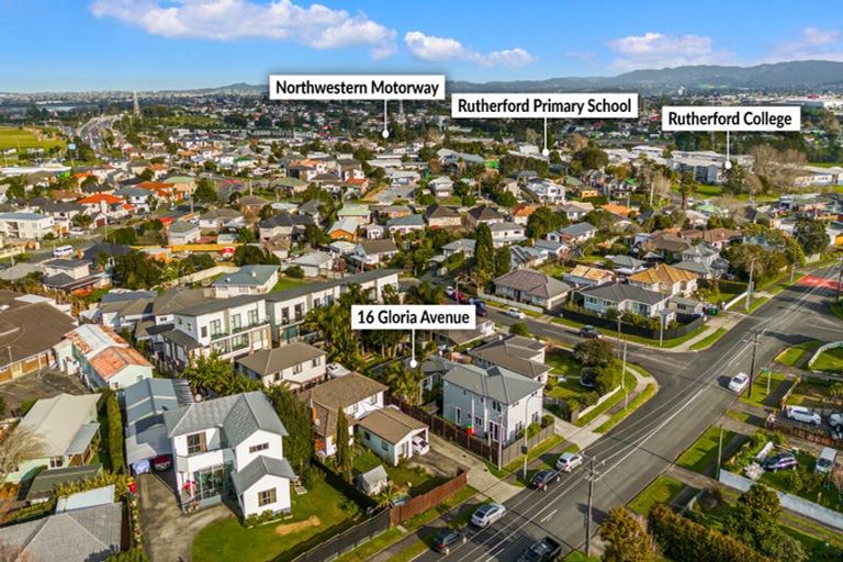 Photo of property in 16 Gloria Avenue, Te Atatu Peninsula, Auckland, 0610