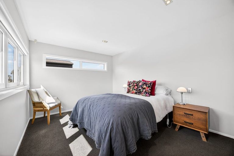 Photo of property in 9a Craig Road, Milford, Auckland, 0620