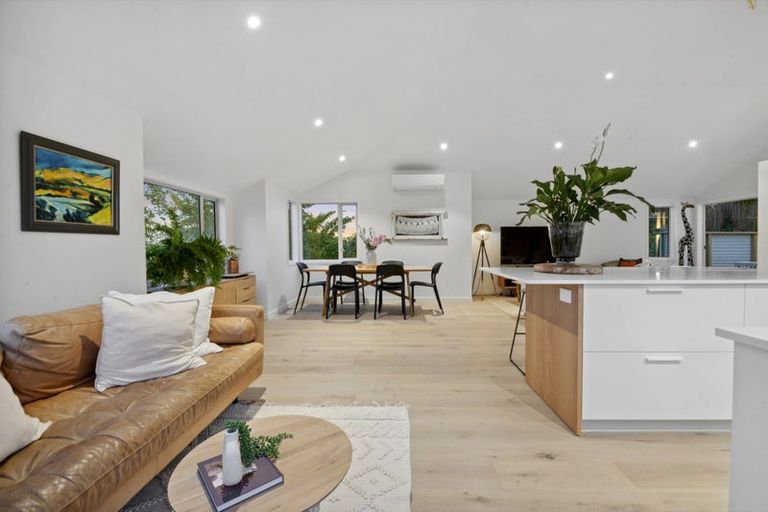 Photo of property in 2/4 Richards Avenue, Forrest Hill, Auckland, 0620