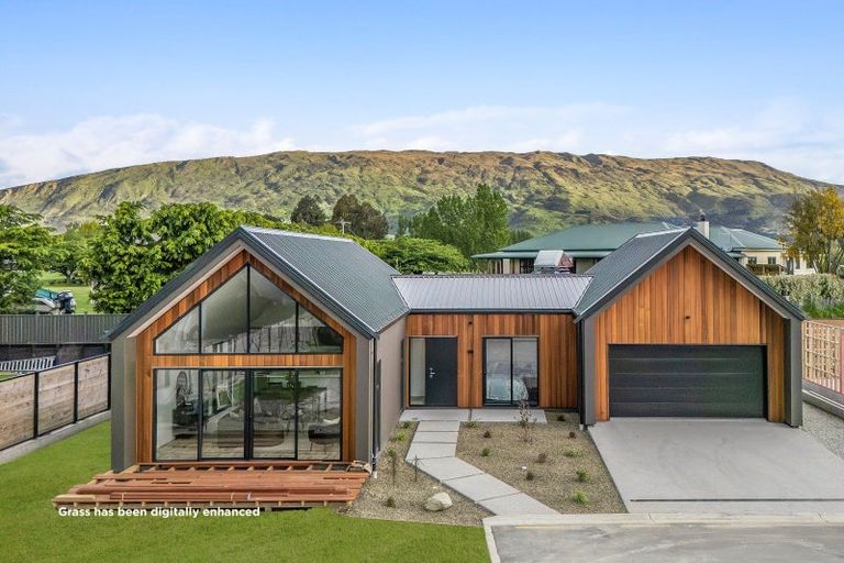 Photo of property in 10 Kamana Rise, Wanaka, 9382
