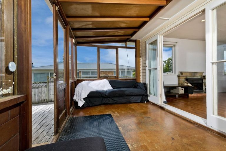 Photo of property in 23a Statesman Street, Henderson, Auckland, 0612