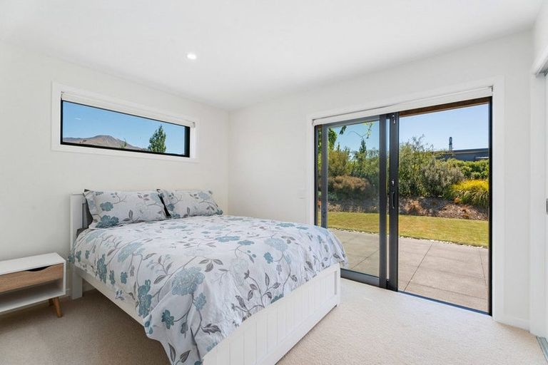 Photo of property in 9 Kirimoko Crescent, Wanaka, 9305